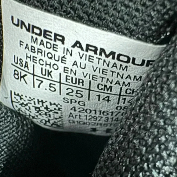 Under Armour ~ Leadoff Baseball Cleats ~  Youth Size 8K - Picture 2 of 9